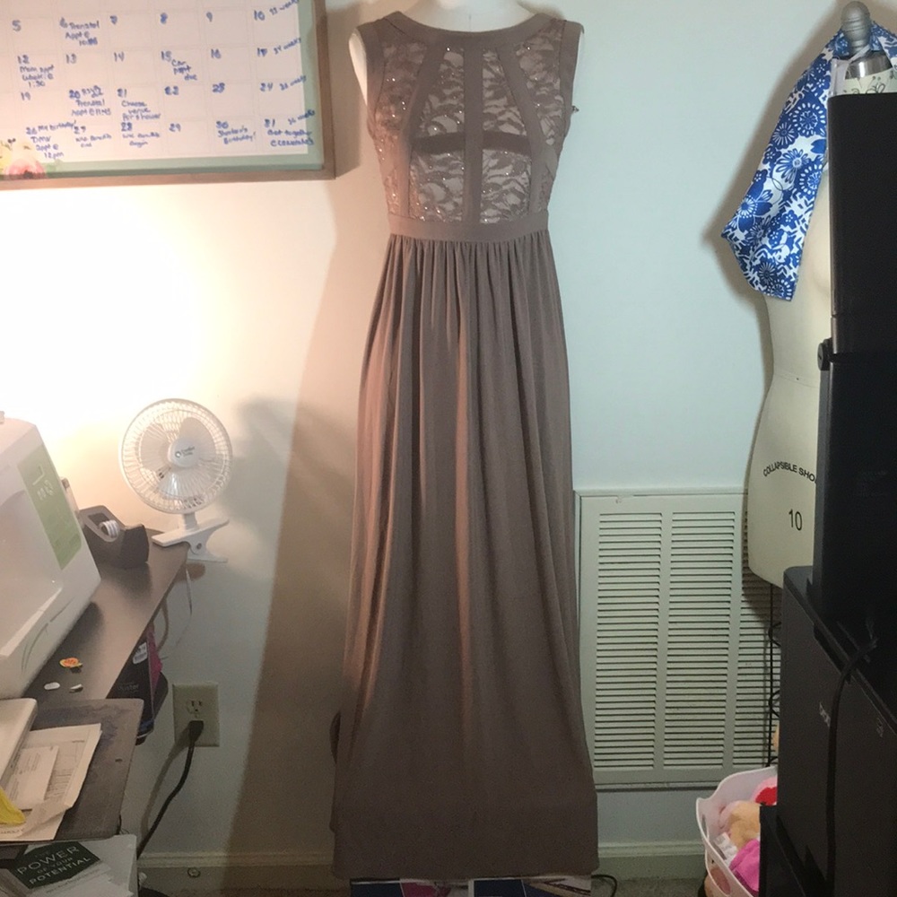 RM Richards Gown